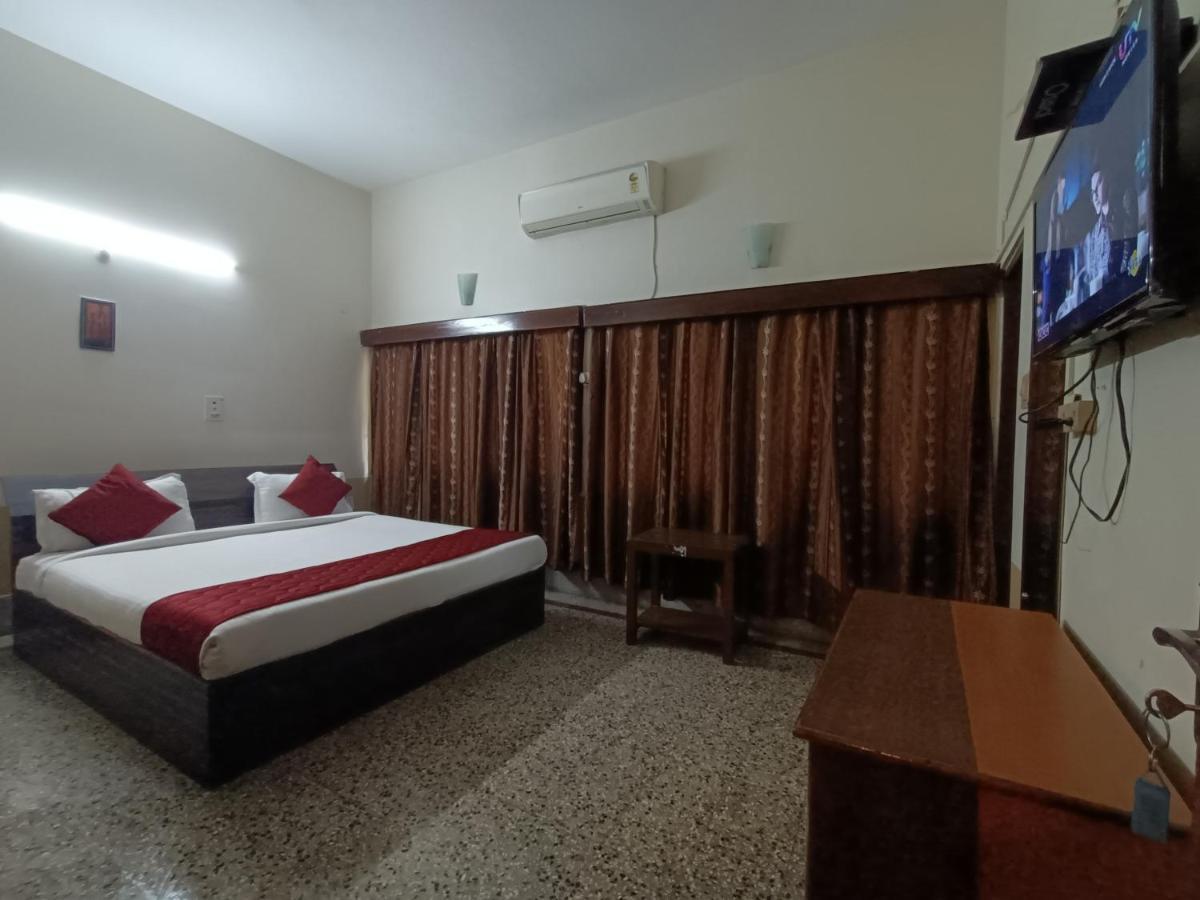 Riverview Guest House Guwahati Bagian luar foto