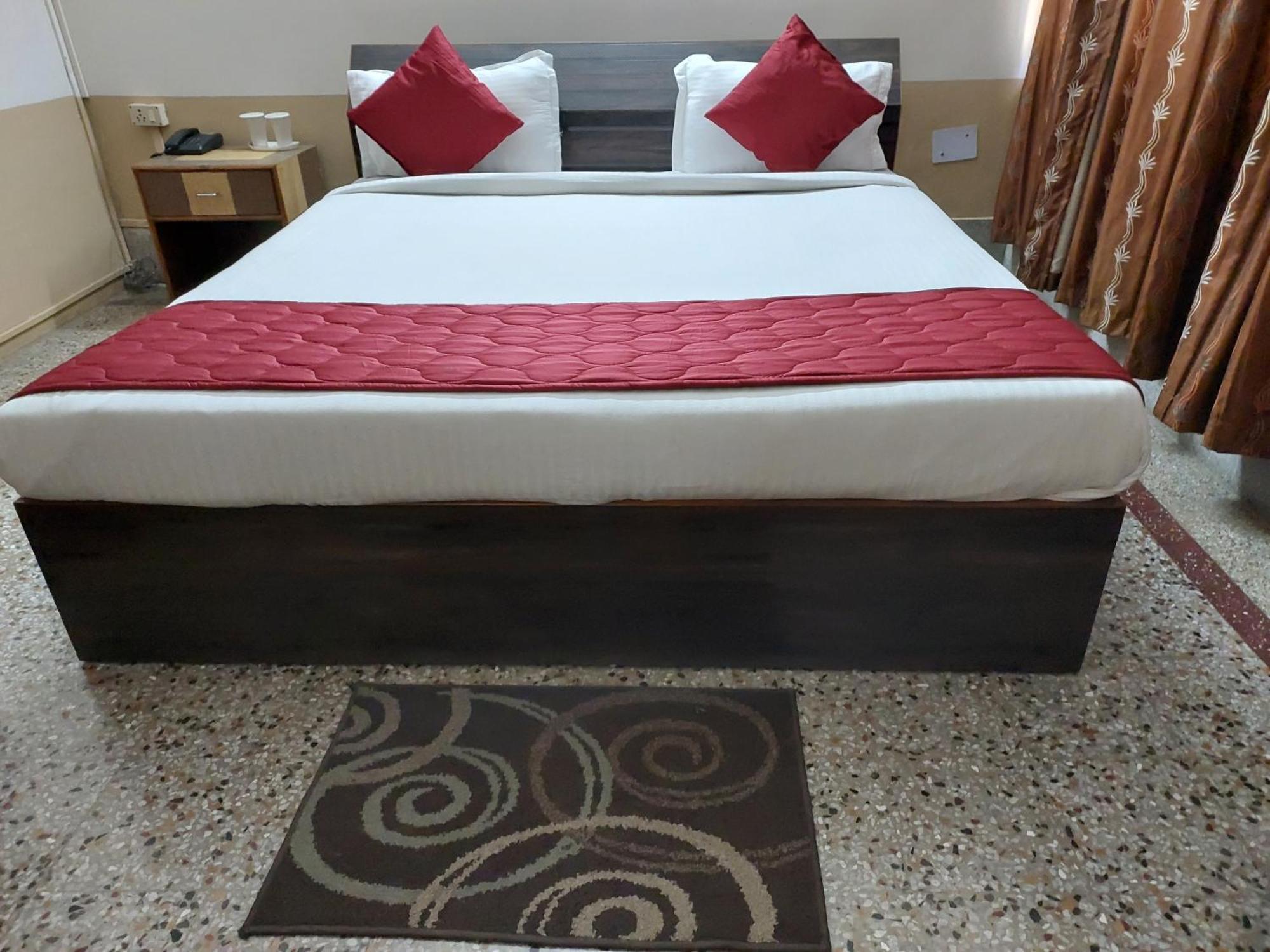 Riverview Guest House Guwahati Bagian luar foto