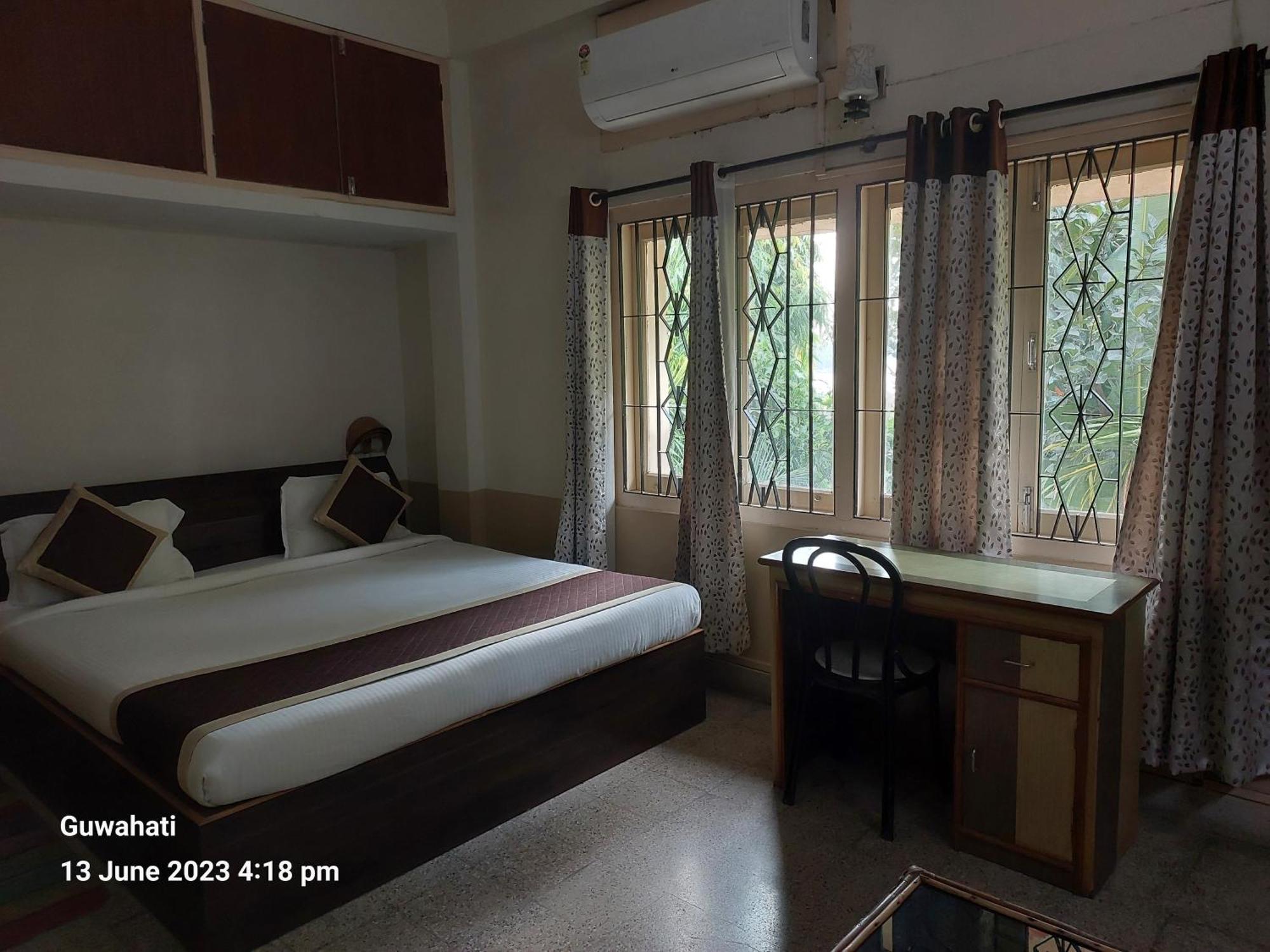 Riverview Guest House Guwahati Bagian luar foto