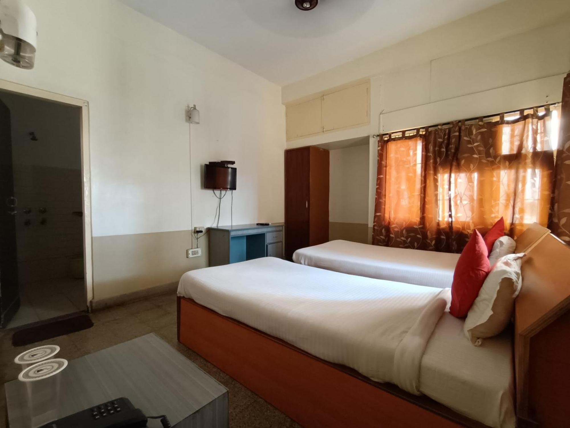 Riverview Guest House Guwahati Bagian luar foto