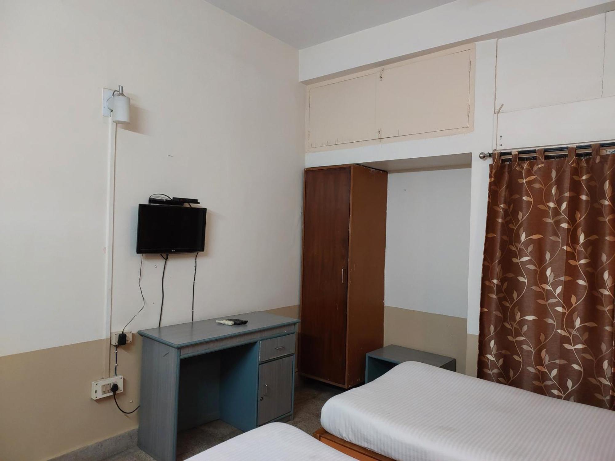 Riverview Guest House Guwahati Bagian luar foto